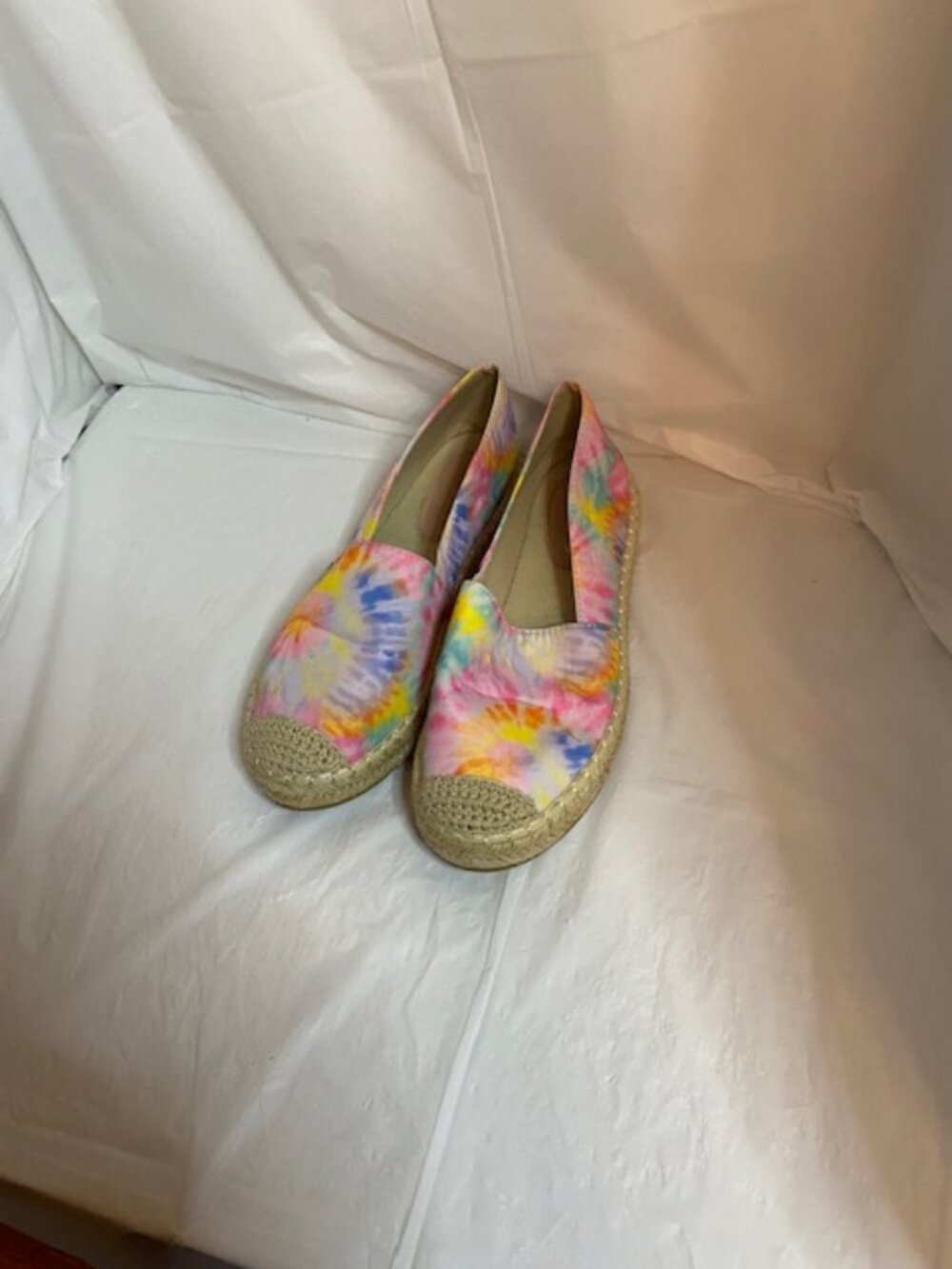 Forever Espadrille Canvas Tie Dye Flat Slip-on shoes in Women’s size 8